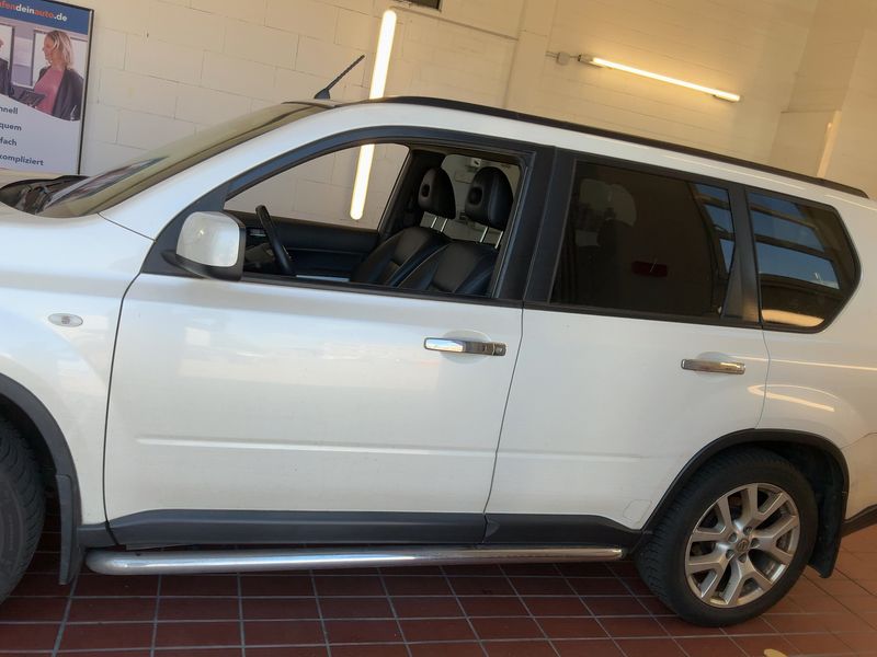 Nissan X-Trail 2.0 dCi LE 4x4 — zdjęcie 4