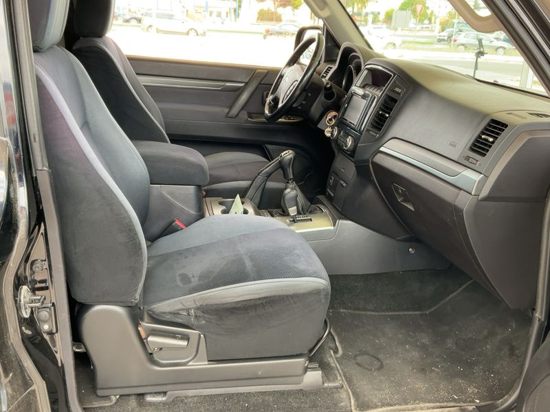 Mitsubishi Pajero 3.2 DI-D Intense — zdjęcie 11