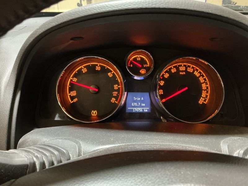 Opel Antara 2.0 CDTI Cosmo Plus 4x2 — zdjęcie 13