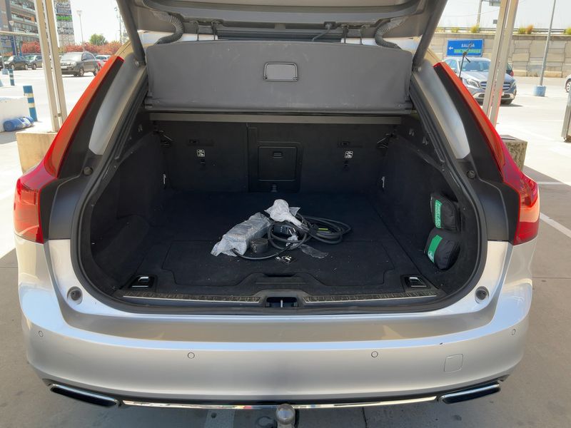 Volvo V90 2.0 T8 Plug-in Hybrid Inscription AWD — zdjęcie 10