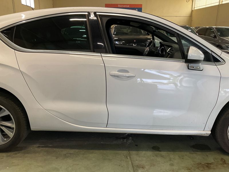 Citroen DS4 1.6 e-HDi Executive 2015 – снимка 10