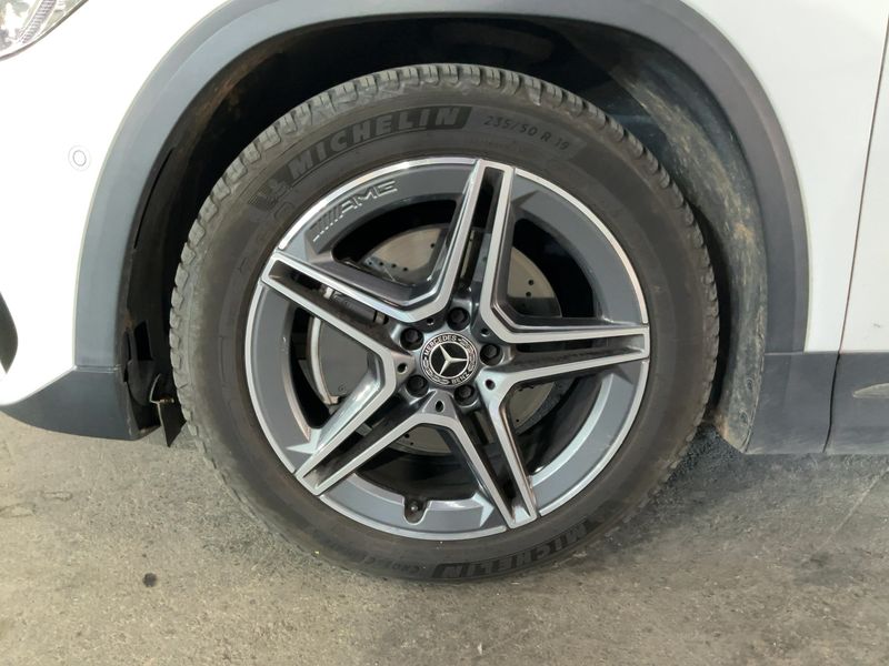 Mercedes-Benz GLA-Klasse GLA 200 d AMG Line 2022 – снимка 3