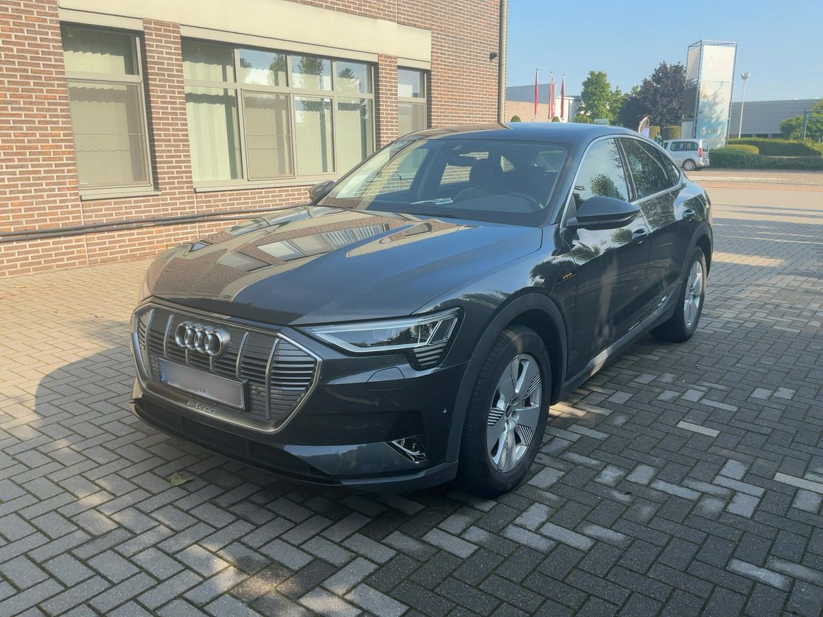Audi e-tron 2020 — photo 1