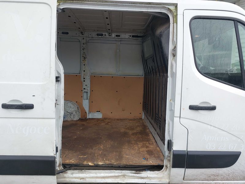 Renault Master 2.3 dCi L1H1 2,8 Confort — zdjęcie 14