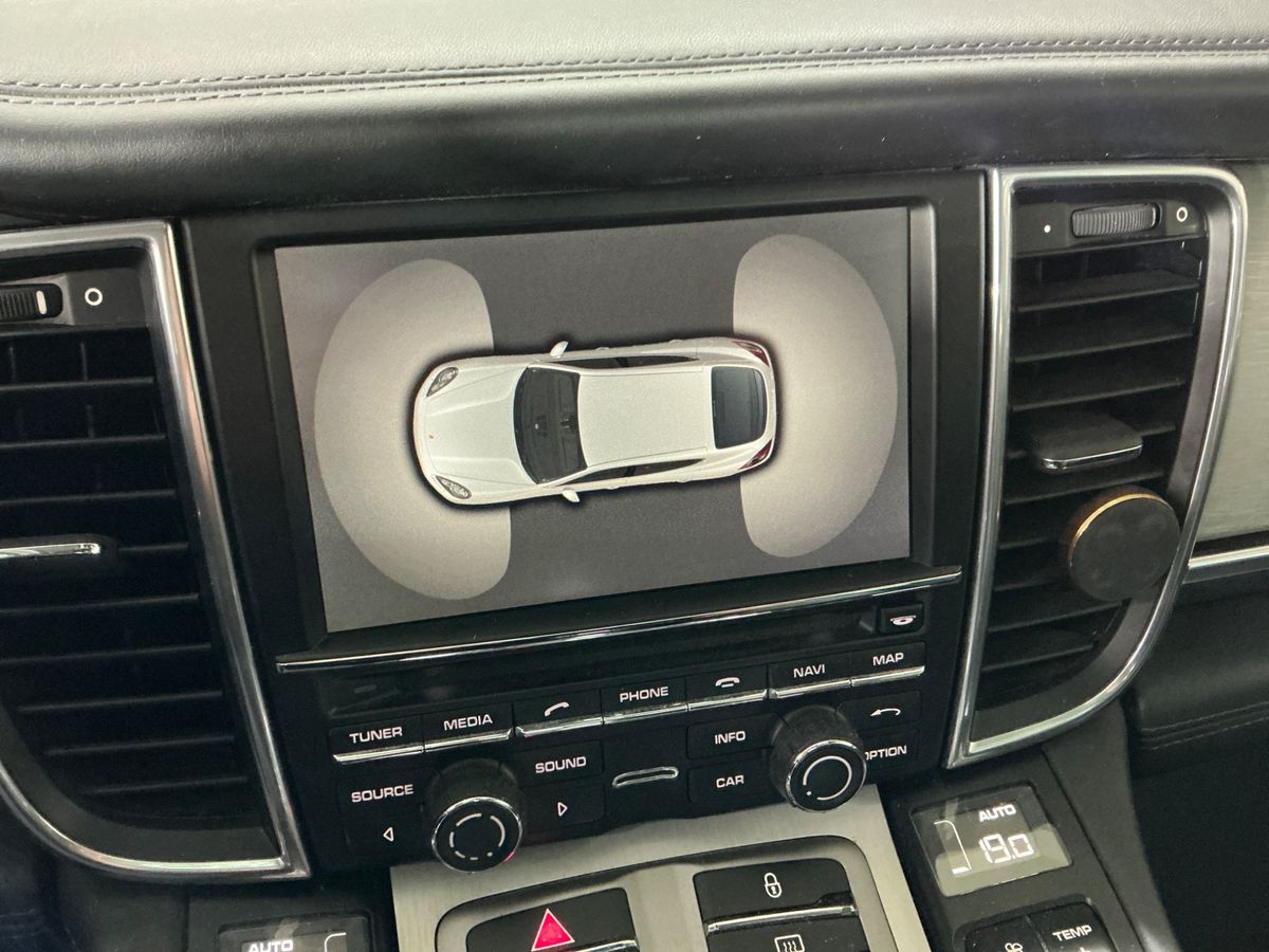 Porsche Panamera 2012 — photo 40