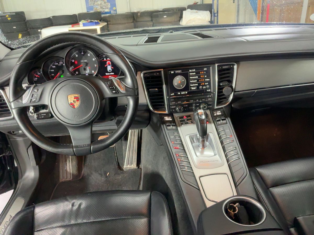 Porsche Panamera 2012 — photo 19