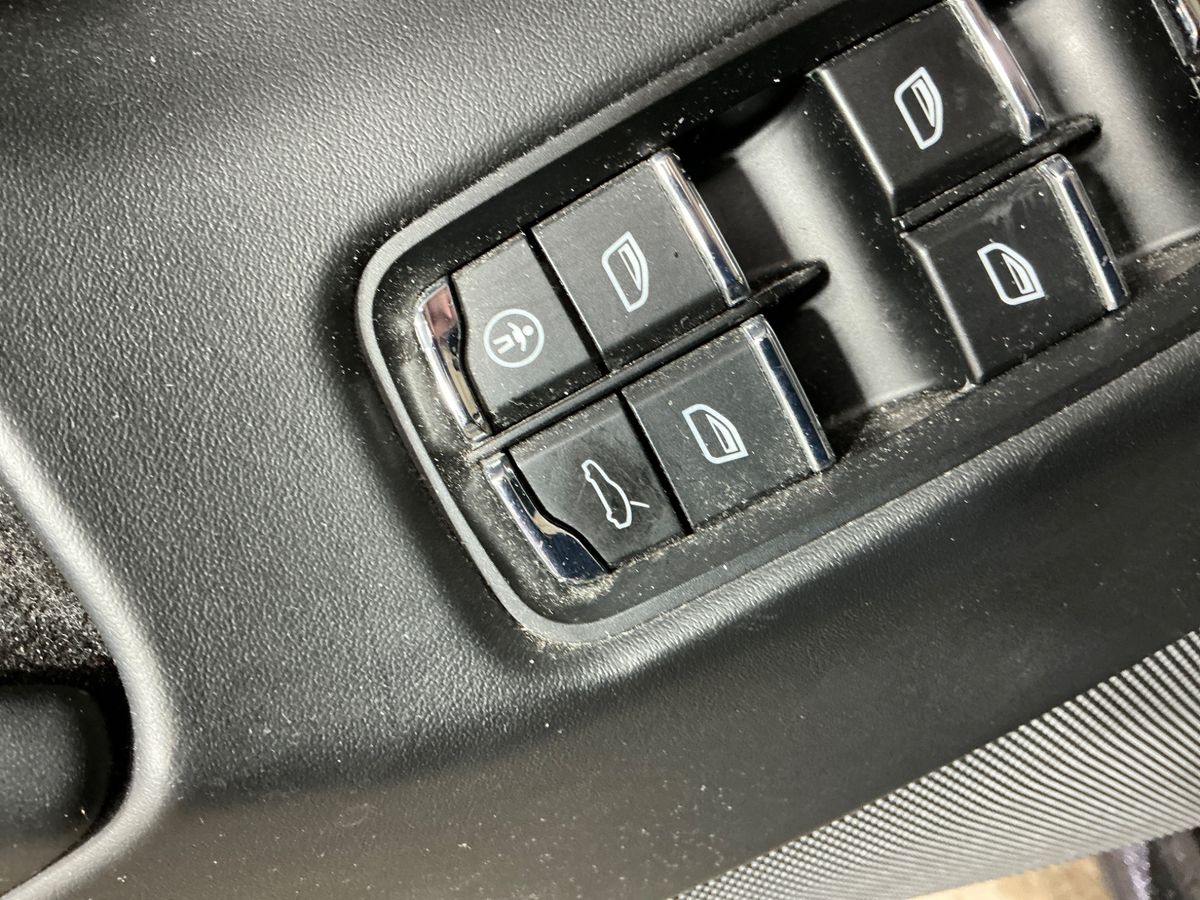 Porsche Panamera 2012 — photo 30