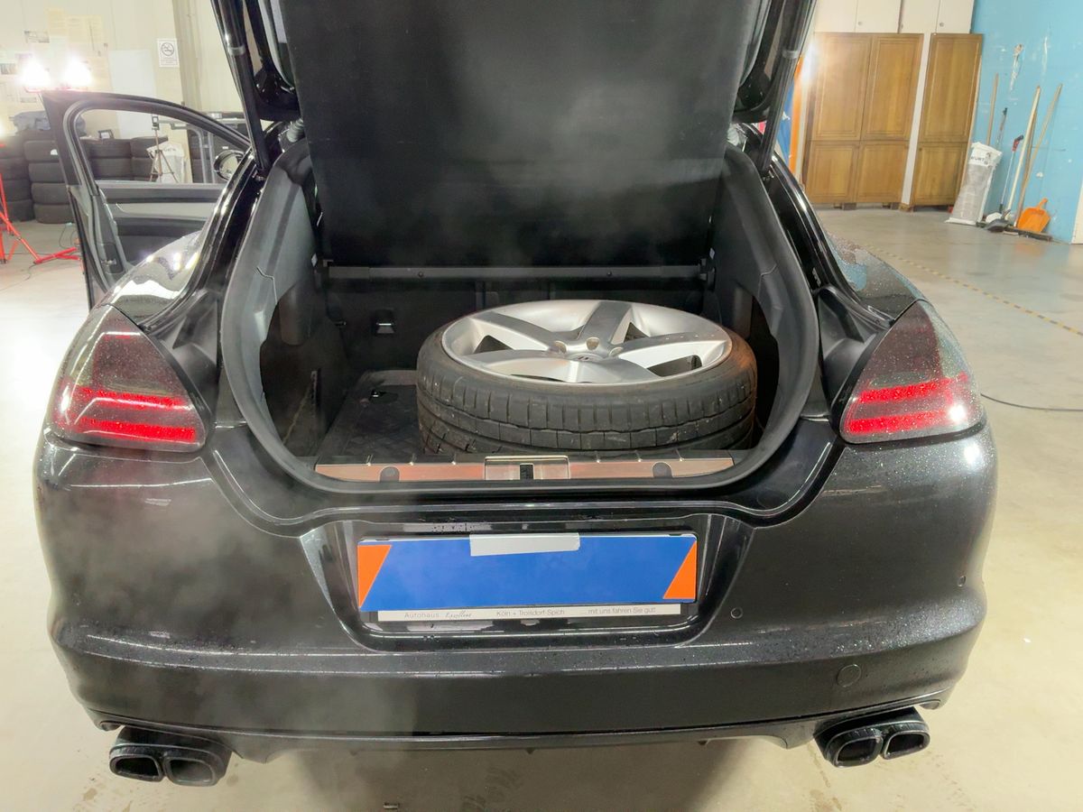 Porsche Panamera 2012 — photo 17