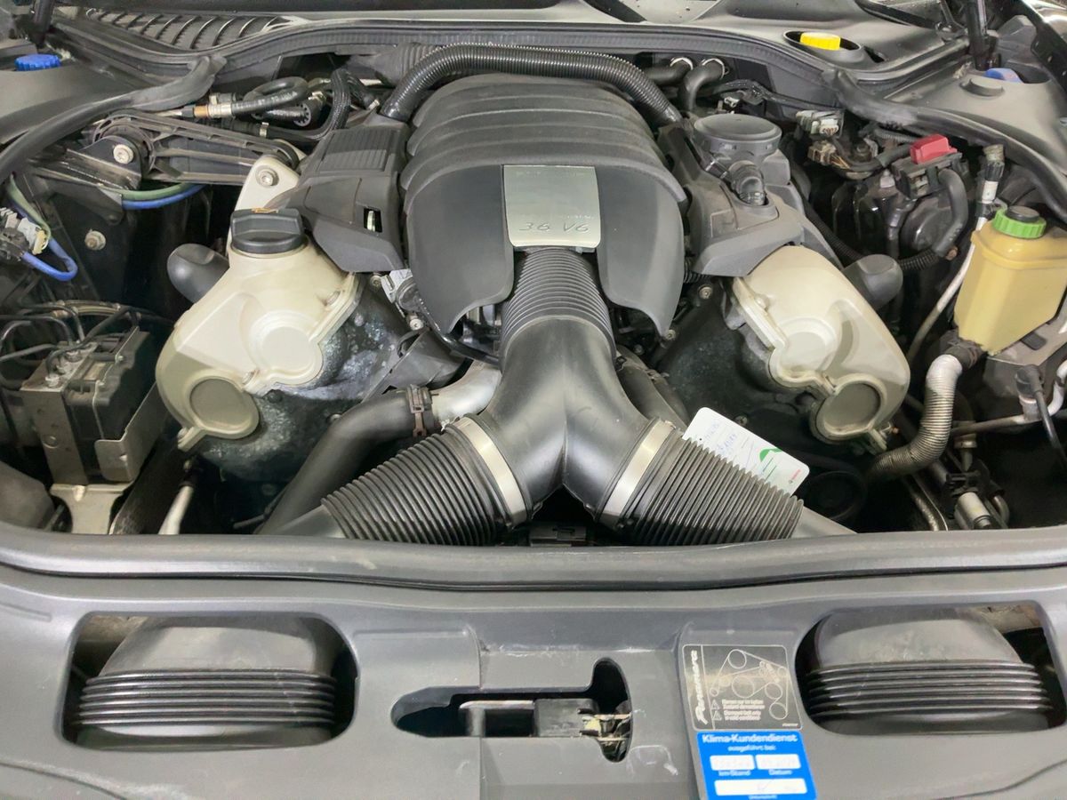 Porsche Panamera 2012 — photo 38