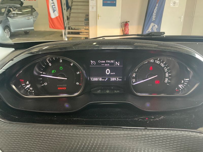 Peugeot 2008 1.6 e-HDi Allure — zdjęcie 13