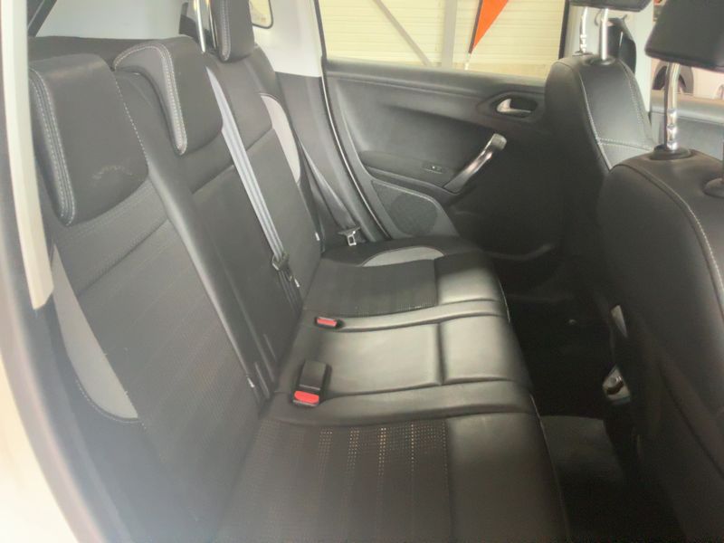 Peugeot 2008 1.6 e-HDi Allure — zdjęcie 14