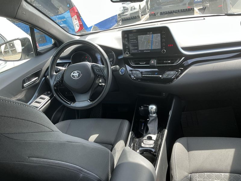 Toyota C-HR 1.8 Hybrid Team D — zdjęcie 12
