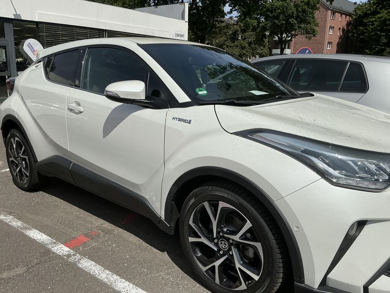 Toyota C-HR 1.8 Hybrid Team D — zdjęcie 8