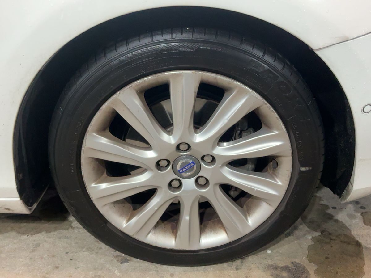 Volvo V40 2013 — photo 12