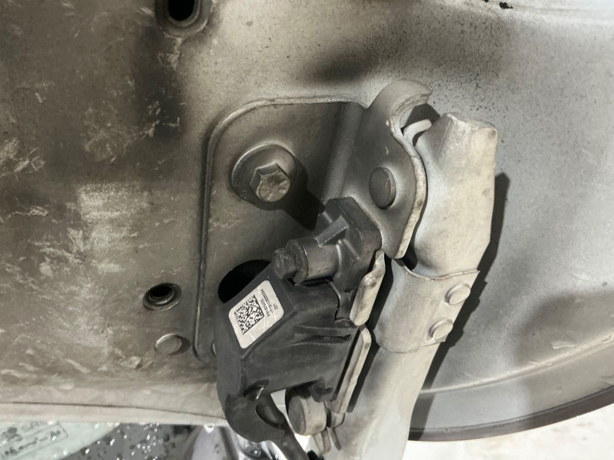 Volvo V40 2013 — photo 35