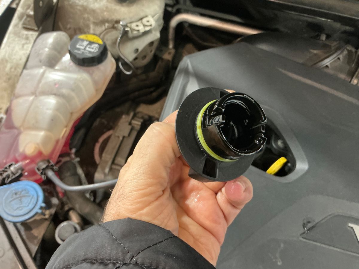 Volvo V40 2013 — photo 47
