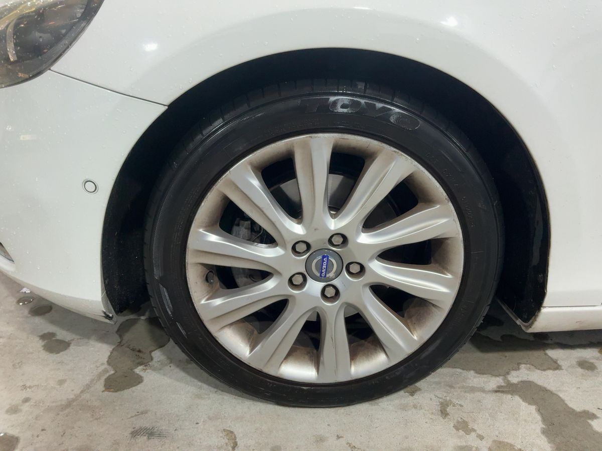 Volvo V40 2013 — photo 4