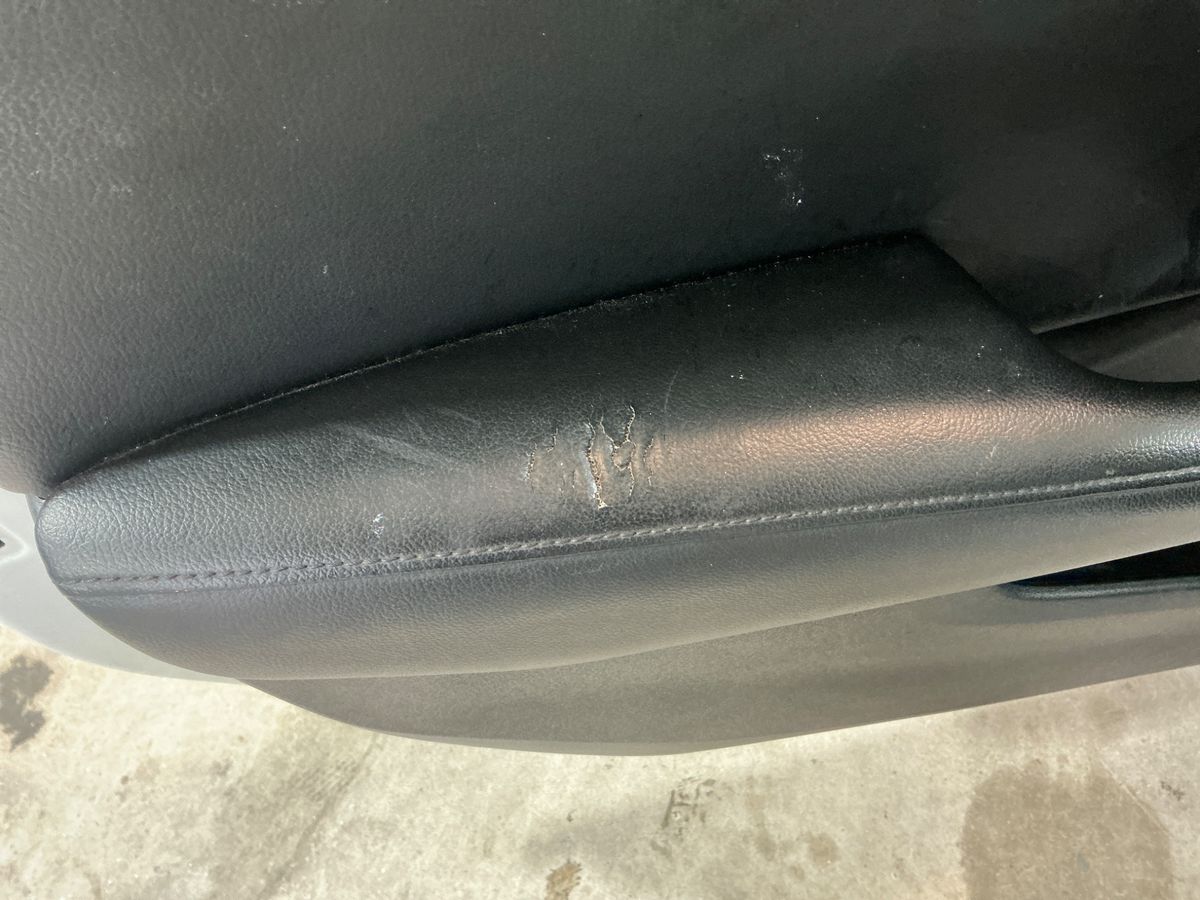 Volvo V40 2013 — photo 31