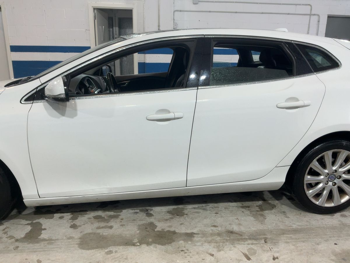 Volvo V40 2013 — photo 5