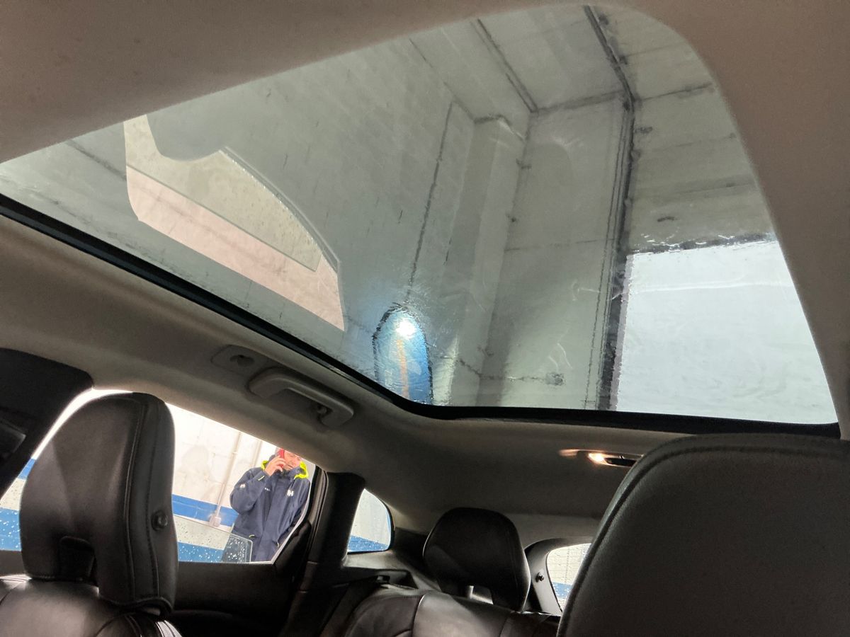 Volvo V40 2013 — photo 42
