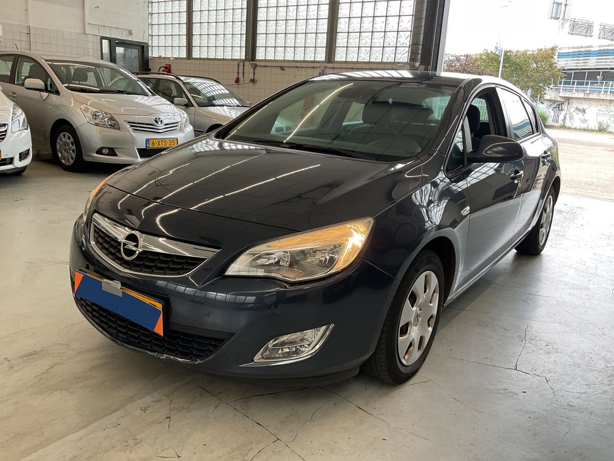 Opel Astra 2010
