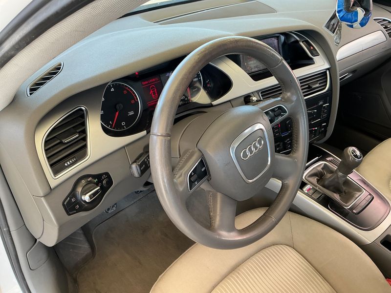 Audi A4 2.0 TDI 2009 – снимка 26