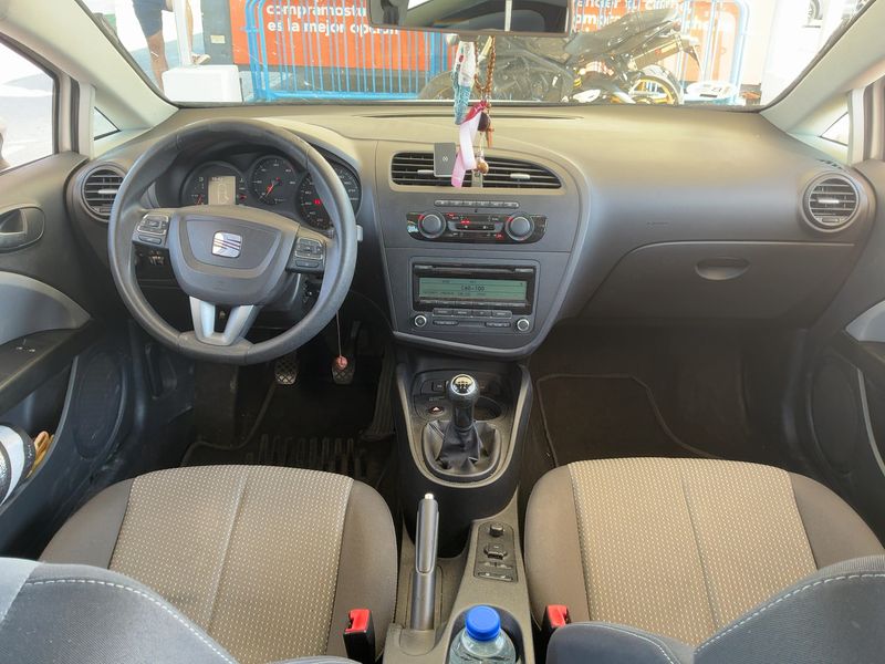 Seat Leon 1.6 TDI Reference — zdjęcie 12