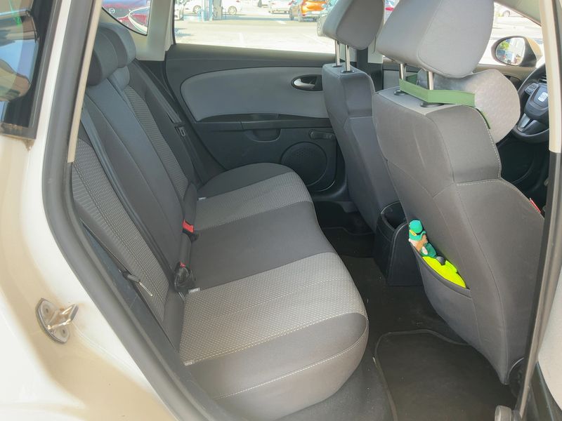 Seat Leon 1.6 TDI Reference — zdjęcie 14