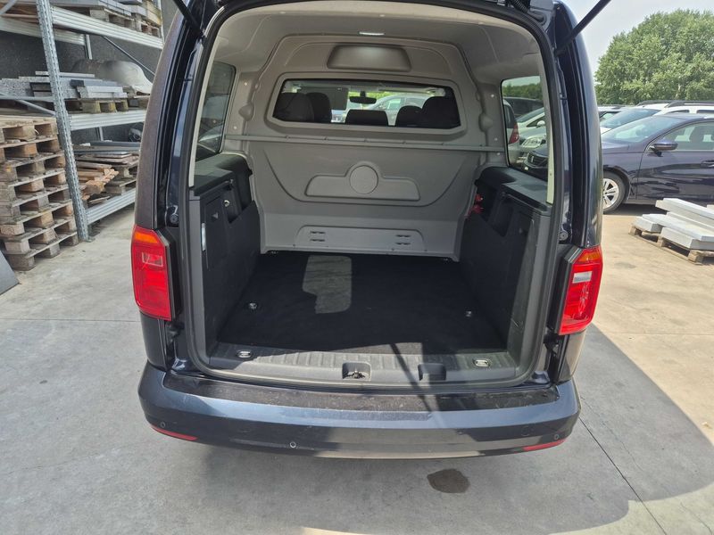 Volkswagen Caddy 1.4 TSI Maxi Trendline BlueMotion Tech — zdjęcie 9