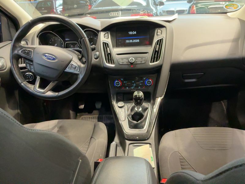 Ford Focus 1.0 EcoBoost Titanium — zdjęcie 12