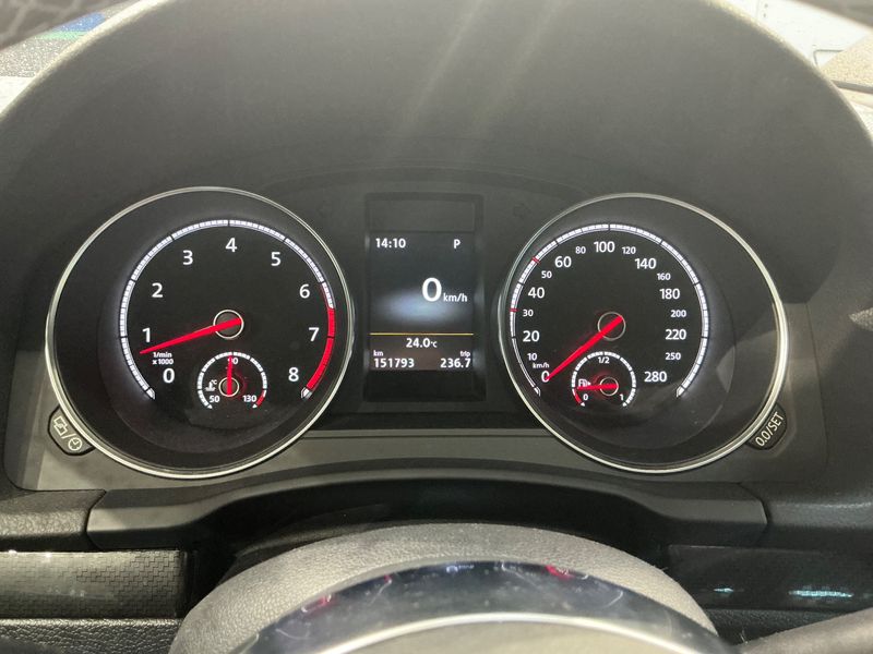 Volkswagen Scirocco 2.0 TSI BlueMotion Tech — zdjęcie 13