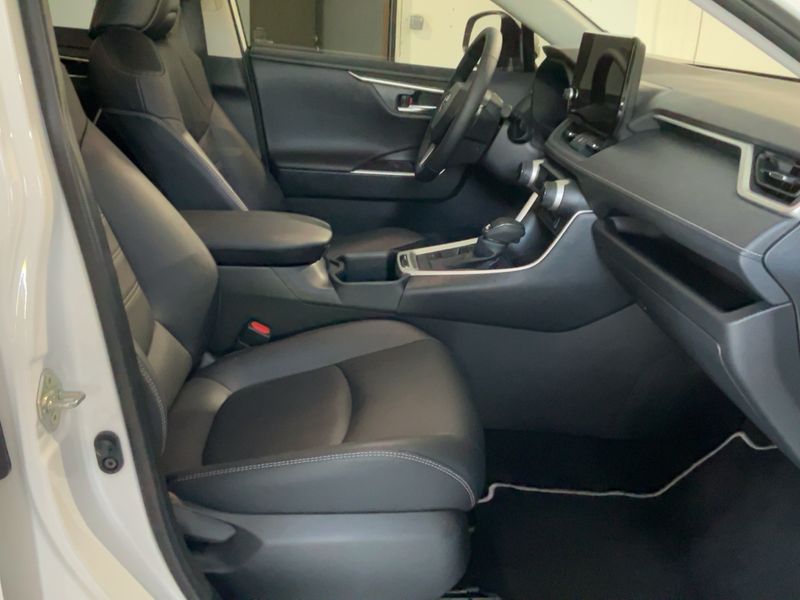 Toyota RAV 4 2.5 Hybrid 30 Years — zdjęcie 11