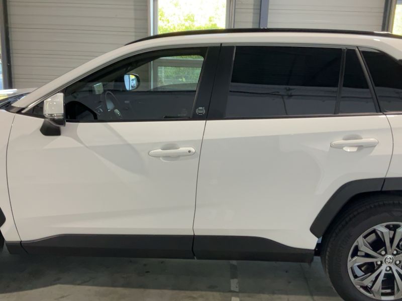 Toyota RAV 4 2.5 Hybrid 30 Years — zdjęcie 4
