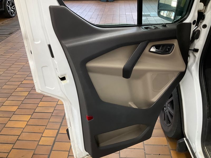 Ford Transit 2.2 TDCi 300 L1 Tourneo Trend 2015 – снимка 28