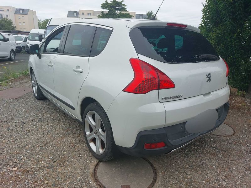 Peugeot 3008 2.0 HDi Féline — zdjęcie 3