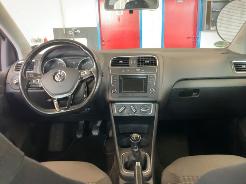 Volkswagen Polo 1.4 TDI Comfortline BlueMotion Tech — zdjęcie 12
