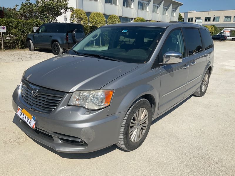 Lancia Voyager 2.8 JTDM Platinum