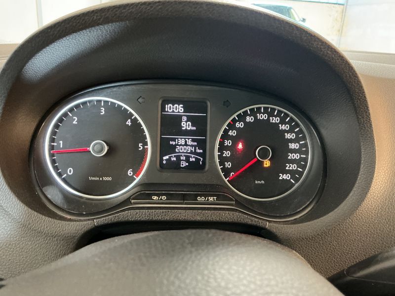 Volkswagen Polo 1.6 TDI Comfortline 2014 – снимка 18