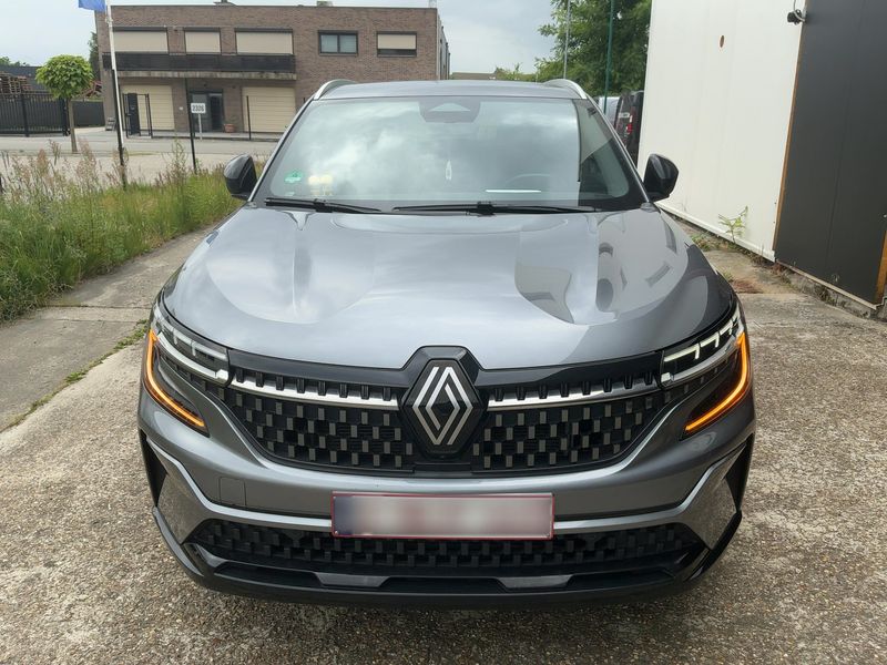 Renault Austral 1.2 Hybrid E-Tech Iconic — zdjęcie 9