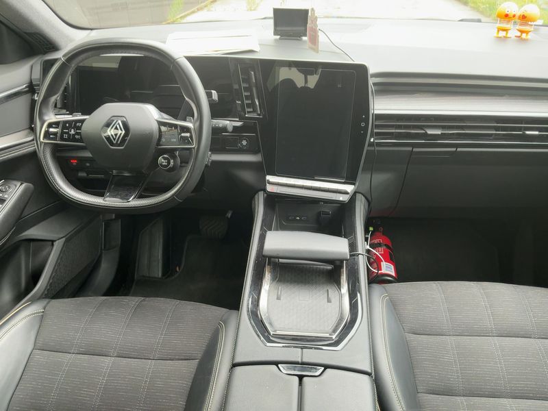 Renault Austral 1.2 Hybrid E-Tech Iconic — zdjęcie 12