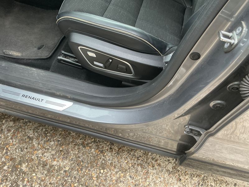 Renault Austral 1.2 Hybrid E-Tech Iconic 2023 – снимка 30
