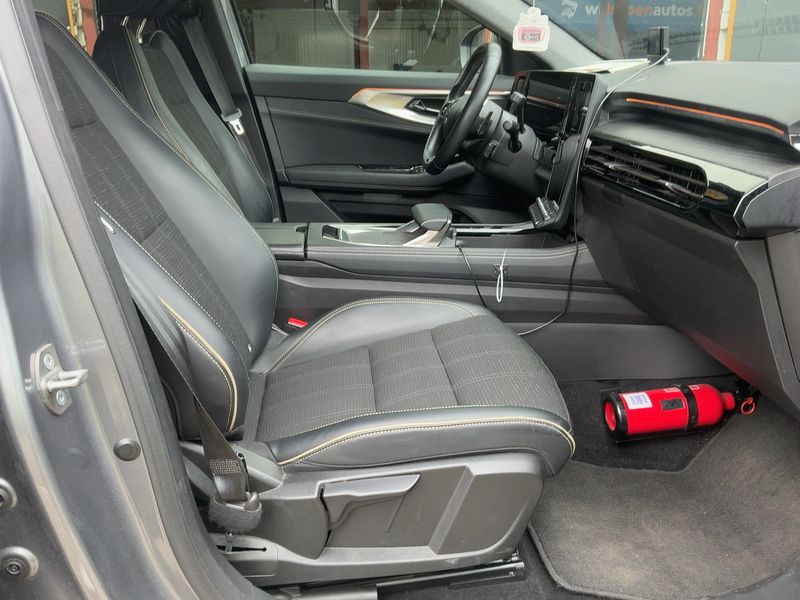 Renault Austral 1.2 Hybrid E-Tech Iconic — zdjęcie 11