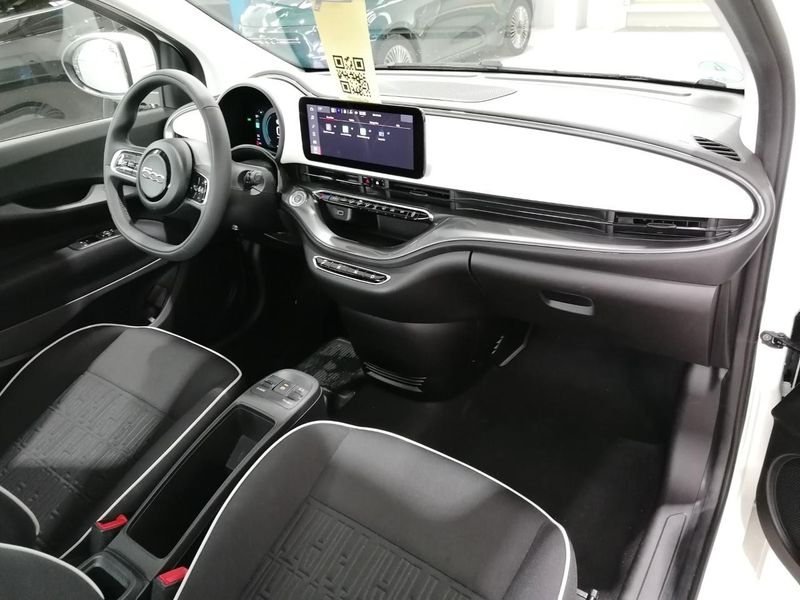Fiat 500e electric drive 70 kW — zdjęcie 6