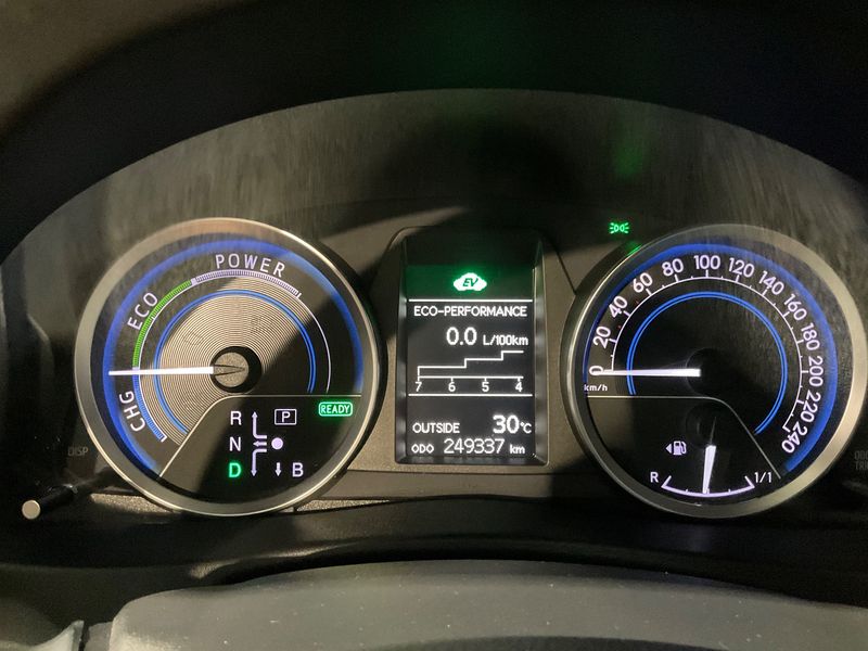 Toyota Auris Touring Sports 1.8 Hybrid Style — zdjęcie 13