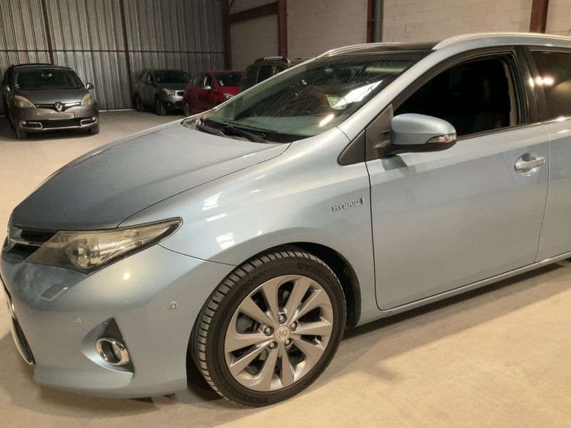 Toyota Auris Touring Sports 1.8 Hybrid Style — zdjęcie 2