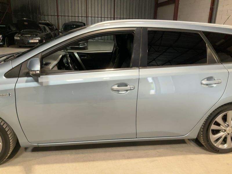 Toyota Auris Touring Sports 1.8 Hybrid Style — zdjęcie 4
