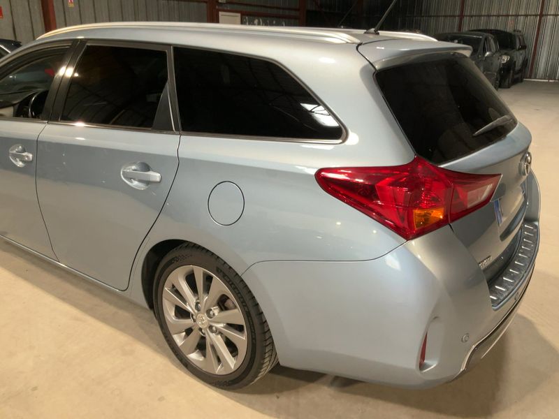 Toyota Auris Touring Sports 1.8 Hybrid Style — zdjęcie 3