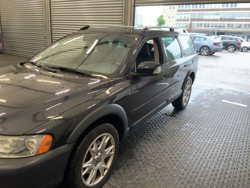 Volvo XC70 2.4 D5 Edition AWD — zdjęcie 2