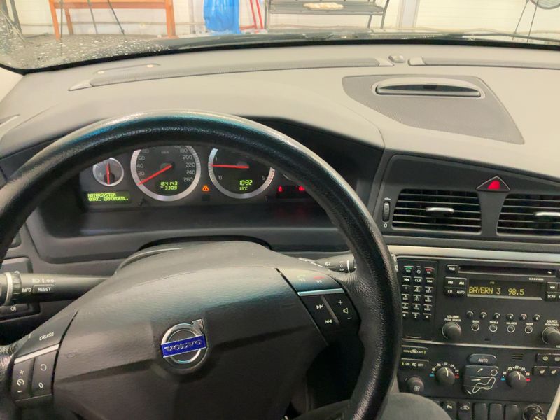 Volvo XC70 2.4 D5 Edition AWD — zdjęcie 12