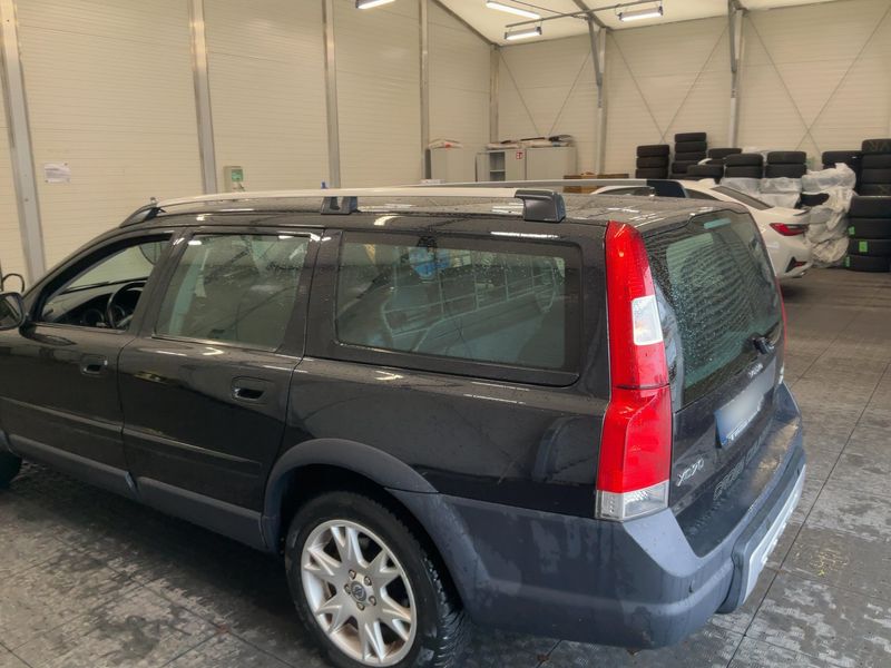 Volvo XC70 2.4 D5 Edition AWD — zdjęcie 3